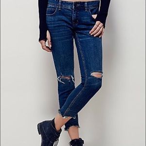 Distressed skinny jeans